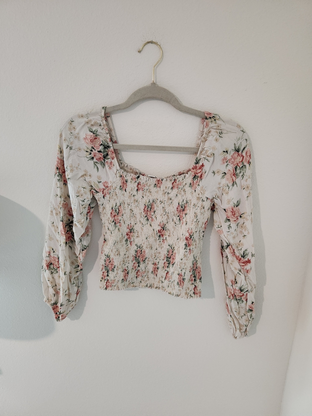 American Eagle Outfitters Floral Smocked Square-Neck Crop Top - White with Pink